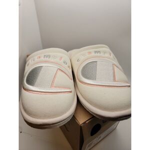 Woman's Slippers Champion Sleepover II White / Pink Size 8